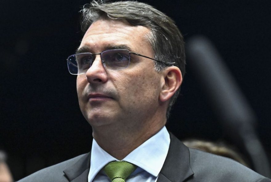 flavio-bolsonaro-admite-possibilidade-de-recuo-no-futuro3A-analise flavio-bolsonaro-admite-possibilidade-de-recuo-no-futuro3A-analise