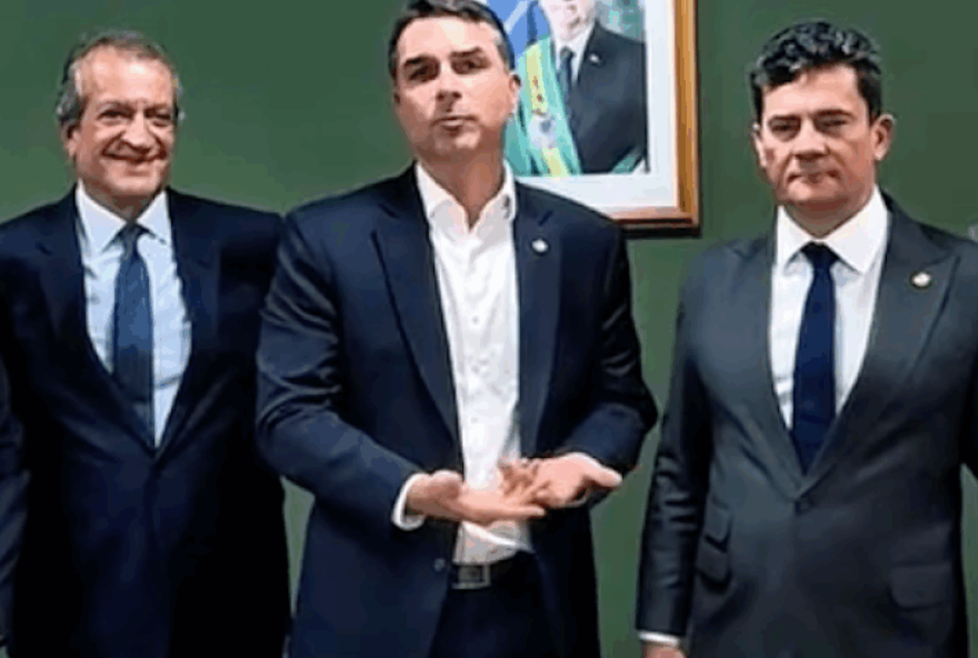 flavio-bolsonaro-apoia-moro-para-governo-do-parana