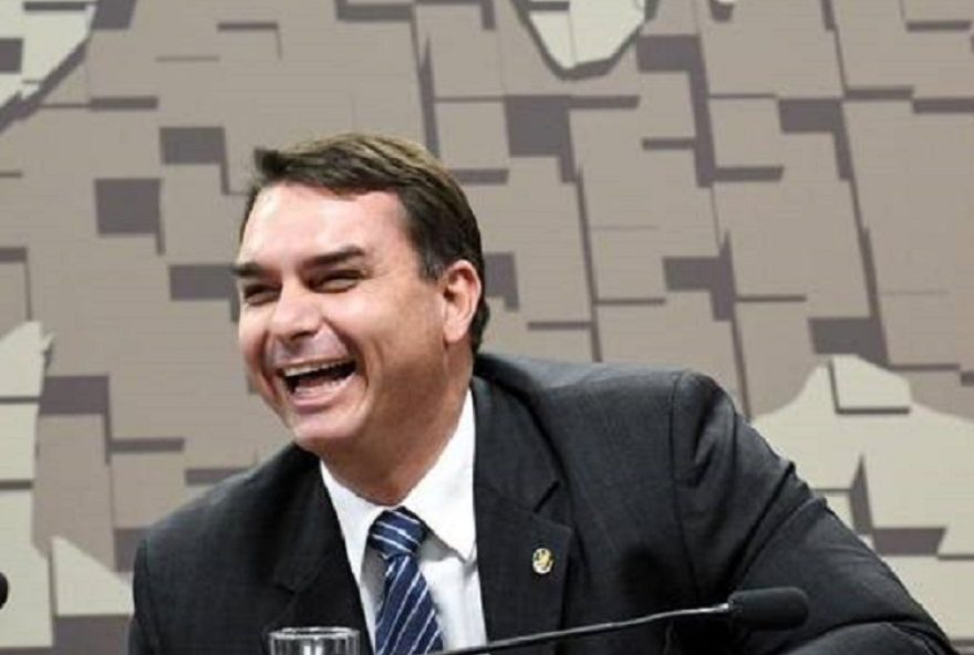 flavio-bolsonaro-convoca-atos-em-todo-o-pais-neste-domingo flavio-bolsonaro-convoca-atos-em-todo-o-pais-neste-domingo