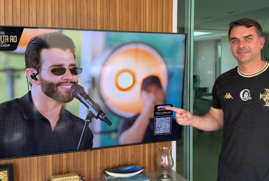 flavio-bolsonaro-dedica-domingo-ao-vasco-e-gusttavo-lima flavio-bolsonaro-dedica-domingo-ao-vasco-e-gusttavo-lima