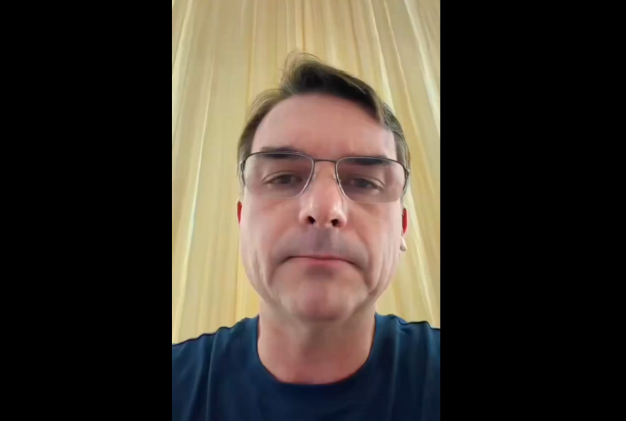 flavio-bolsonaro-defende-nikolas-ferreira-em-video-e-pede-uniao-contra-ataques-da-direita flavio-bolsonaro-defende-nikolas-ferreira-em-video-e-pede-uniao-contra-ataques-da-direita