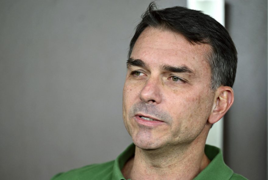 flavio-bolsonaro-destaca-importancia-do-apoio-do-centrao-em-sua-possivel-candidatura flavio-bolsonaro-destaca-importancia-do-apoio-do-centrao-em-sua-possivel-candidatura