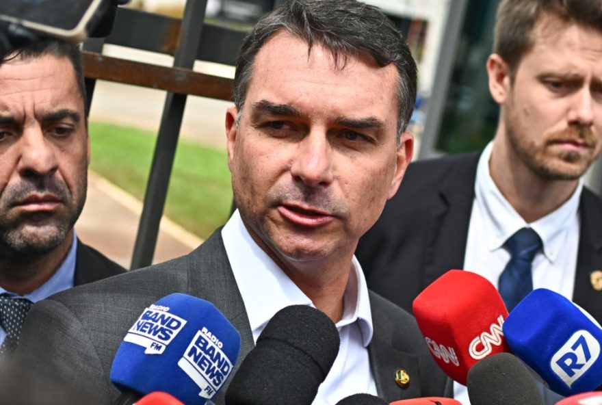 flavio-bolsonaro-deve-realizar-nova-reforma-da-previdencia-e-retomar-trabalhista flavio-bolsonaro-deve-realizar-nova-reforma-da-previdencia-e-retomar-trabalhista