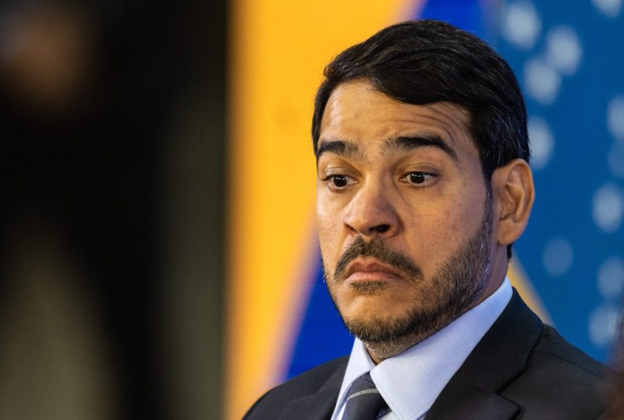 flavio-bolsonaro-diz-ter-votos-para-barrar-jorge-messias-no-stf flavio-bolsonaro-diz-ter-votos-para-barrar-jorge-messias-no-stf