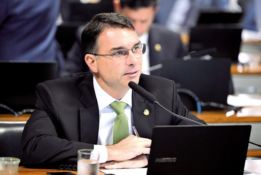 flavio-bolsonaro-empata-com-lula-em-eventual-2o-turno flavio-bolsonaro-empata-com-lula-em-eventual-2o-turno