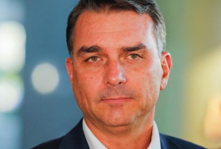 flavio-bolsonaro-enfrenta-dificuldades-para-se-encontrar-com-marco-rubio-durante-viagem-aos-eua flavio-bolsonaro-enfrenta-dificuldades-para-se-encontrar-com-marco-rubio-durante-viagem-aos-eua