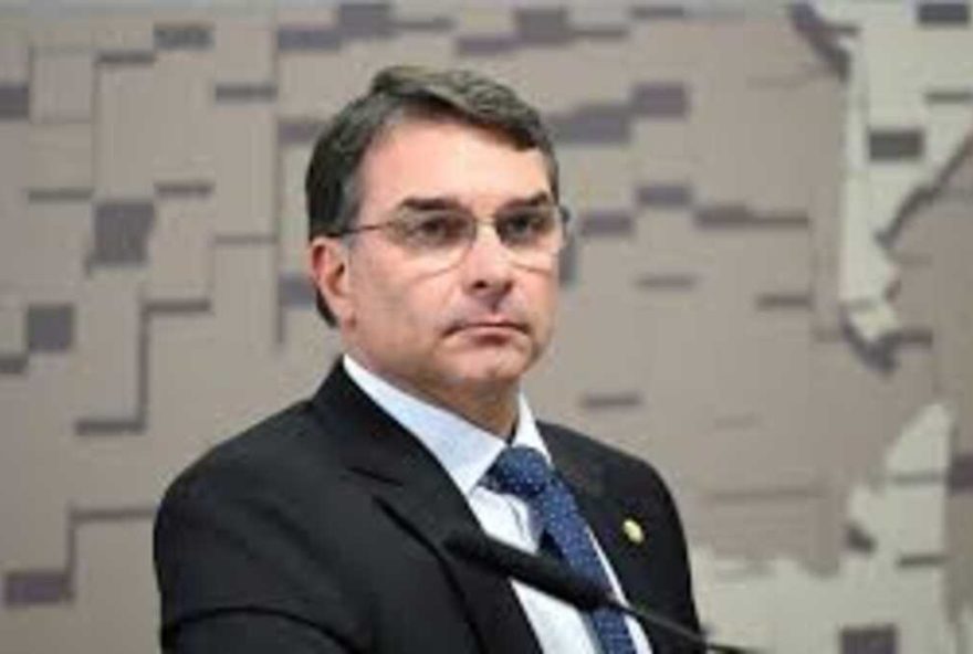 flavio-bolsonaro-expande-agenda-externa-durante-viagem-aos-eua flavio-bolsonaro-expande-agenda-externa-durante-viagem-aos-eua