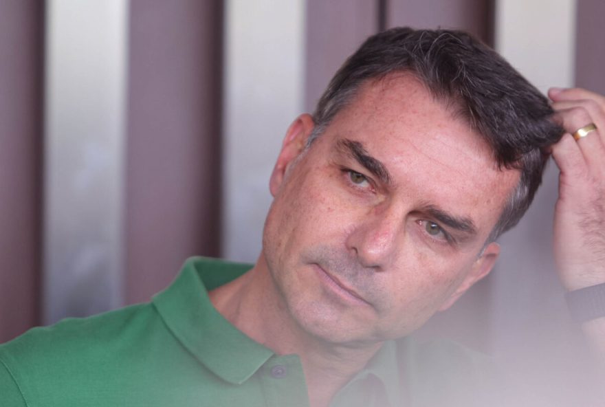 flavio-bolsonaro-explica-ausencia-em-evento-do-sbt-com-presenca-de-lula flavio-bolsonaro-explica-ausencia-em-evento-do-sbt-com-presenca-de-lula