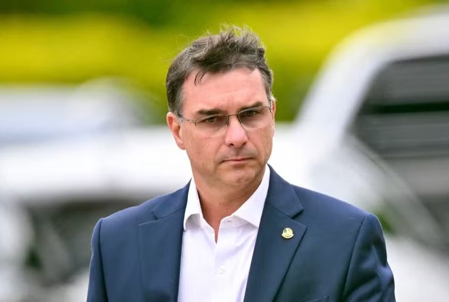 flavio-bolsonaro-inicia-pre-campanha-em-israel-antes-de-percorrer-o-brasil flavio-bolsonaro-inicia-pre-campanha-em-israel-antes-de-percorrer-o-brasil