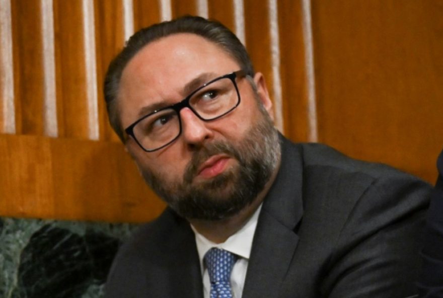 flavio-bolsonaro-lidera-pesquisa-em-segundo-turno-contra-lula2C-afirma-conselheiro-de-trump flavio-bolsonaro-lidera-pesquisa-em-segundo-turno-contra-lula2C-afirma-conselheiro-de-trump