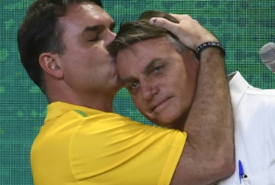flavio-bolsonaro-promete-um-governo-melhor-do-que-o-do-pai2C-diz-lide-da-oposicao-no-congresso flavio-bolsonaro-promete-um-governo-melhor-do-que-o-do-pai2C-diz-lide-da-oposicao-no-congresso