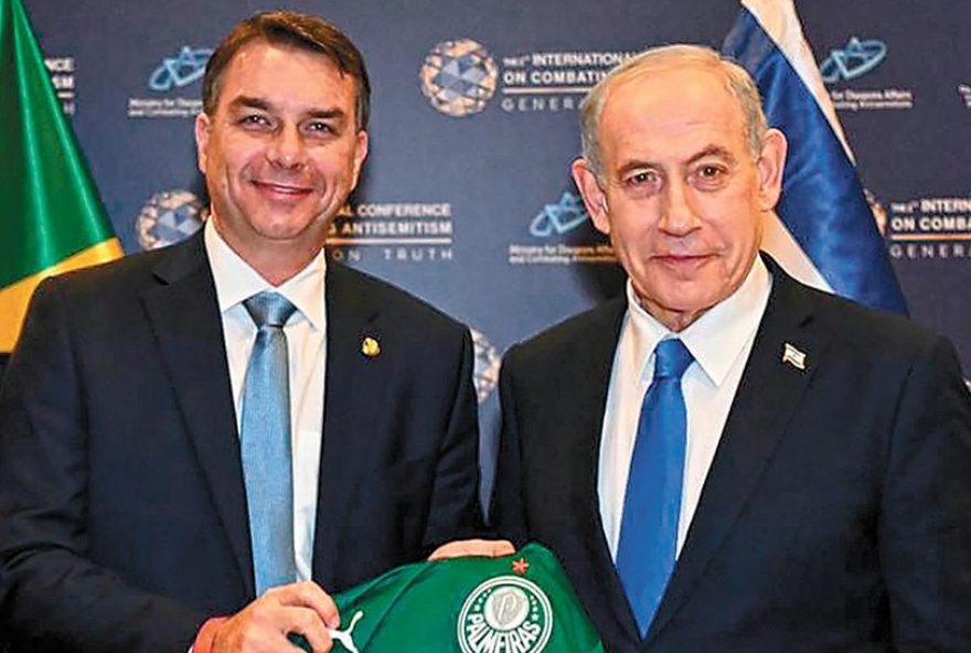 flavio-bolsonaro-recicla-promessas-do-pai-e-adota-manual-de-campanha-de-bolsonaro flavio-bolsonaro-recicla-promessas-do-pai-e-adota-manual-de-campanha-de-bolsonaro