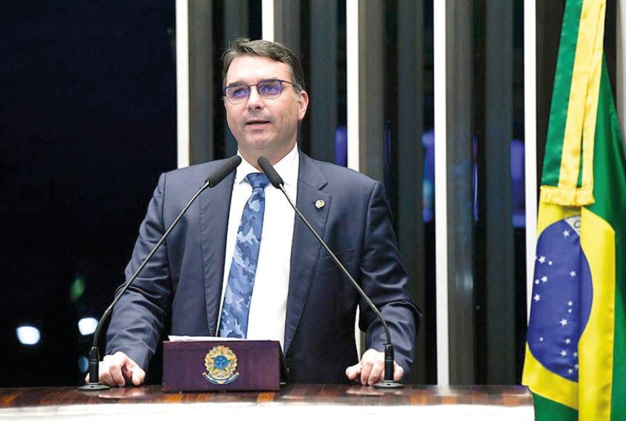 flavio-bolsonaro2C-tarcisio-e-ratinho-superam-lula-em-pesquisa flavio-bolsonaro2C-tarcisio-e-ratinho-superam-lula-em-pesquisa