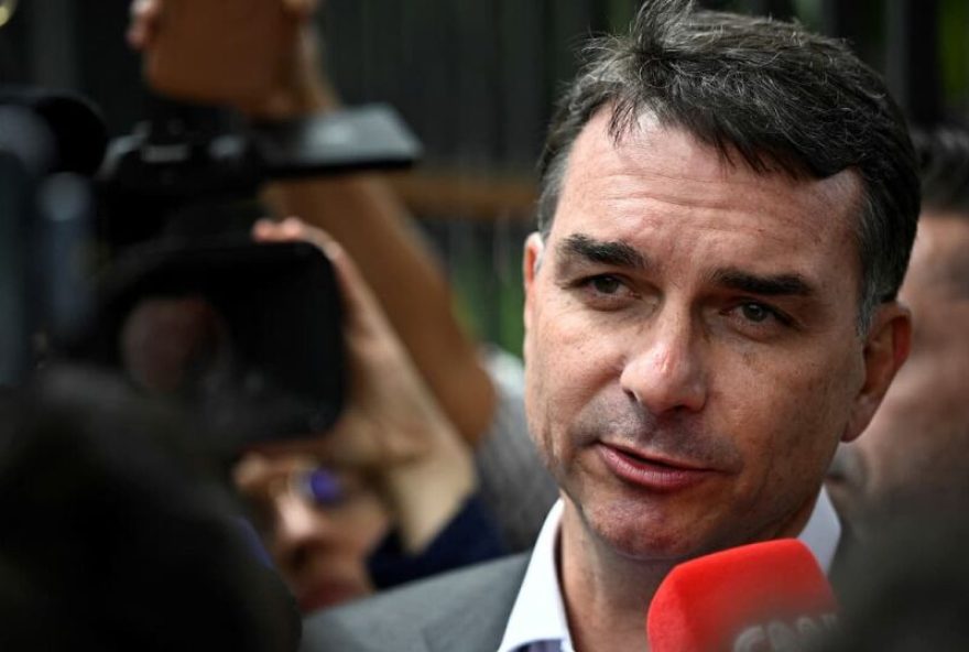 flavio-bolsonaro3A-consolidando-imagem-de-lider-da-direita-em-viagem-a-israel flavio-bolsonaro3A-consolidando-imagem-de-lider-da-direita-em-viagem-a-israel