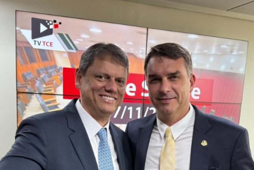 flavio-comunica-a-tarcisio-sua-escolha-por-bolsonaro-como-candidato-a-presidencia-em-2026 flavio-comunica-a-tarcisio-sua-escolha-por-bolsonaro-como-candidato-a-presidencia-em-2026