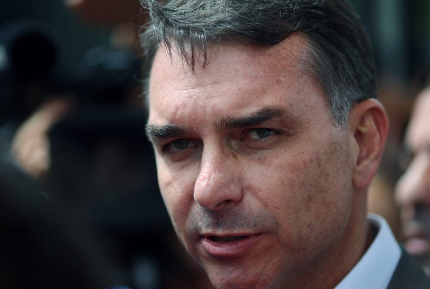 flavio-diz-que-se-reuniu-com-moraes-para-reforcar-pedido-de-prisao-domiciliar-de-bolsonaro flavio-diz-que-se-reuniu-com-moraes-para-reforcar-pedido-de-prisao-domiciliar-de-bolsonaro