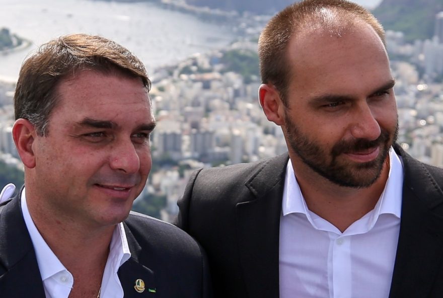 flavio-e-eduardo-bolsonaro-estarao-em-evento-com-netanyahu-em-israel flavio-e-eduardo-bolsonaro-estarao-em-evento-com-netanyahu-em-israel
