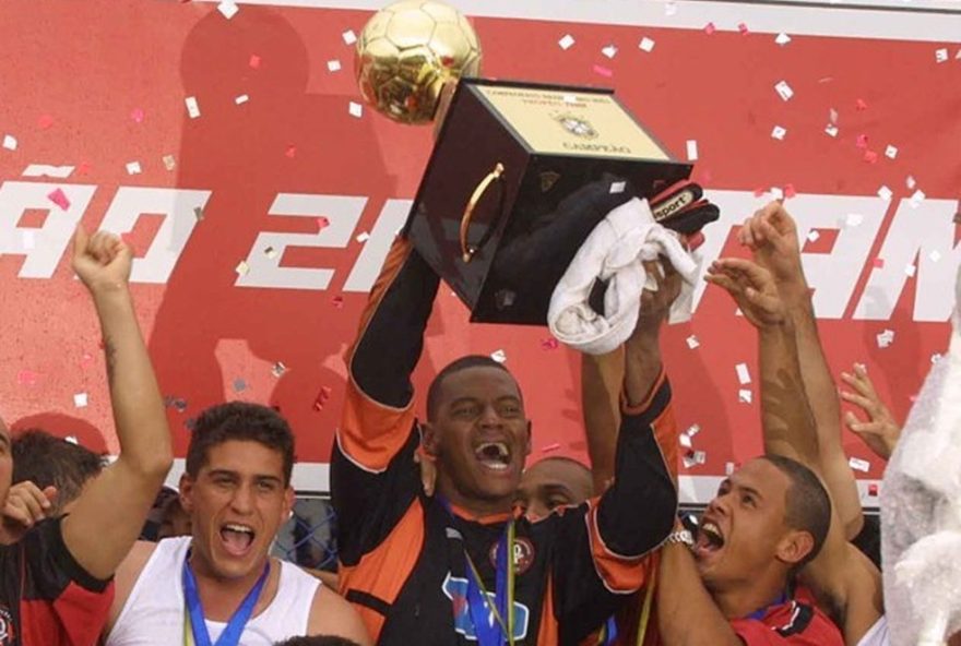 flavio-pantera3A-idolo-athletico-e-parana2C-falece-aos-54-anos-homenagem-e-legado-no-futebol-paranaense