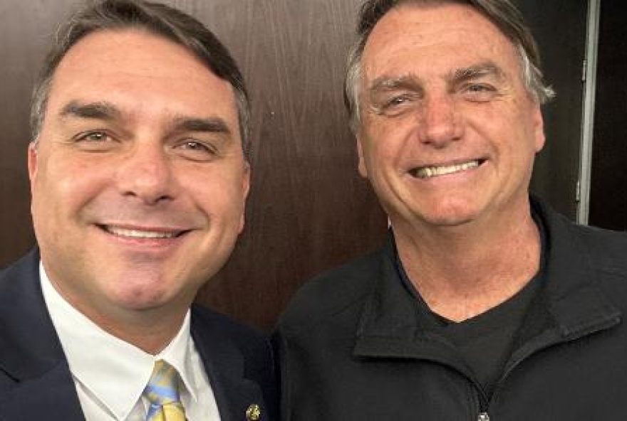 flavio-ve-absorcao-de-votos-de-bolsonaro-concluida-e-mira-eleitor-de-centro flavio-ve-absorcao-de-votos-de-bolsonaro-concluida-e-mira-eleitor-de-centro