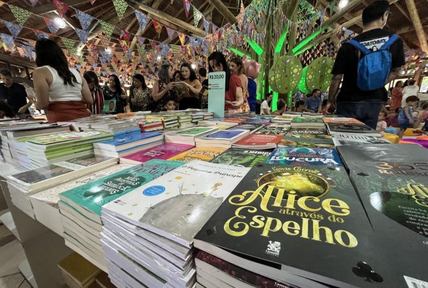 flig-guararema3A-4a-edicao-da-festa-literaria-com-lancamentos-e-autores-renomados