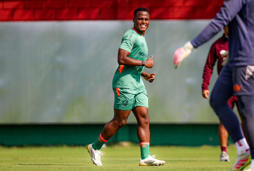 fluminense-enfrenta-cruzeiro-com-incerteza-sobre-presenca-de-arias3A-alternativas-em-foco