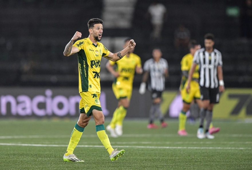 fluminense-fecha-acordo-com-mirassol-e-garante-contratacao-de-jemmes-em-contrato-de-cinco-anos RJ - RIO DE JANEIRO - 17/09/2025 - BRASILEIRO A 2025, BOTAFOGO X MIRASSOL - Jemmes jogador do Mirassol comemora seu gol durante partida contra o Botafogo no estadio Engenhao pelo campeonato Brasileiro A 2025. Foto: Thiago Ribeiro/AGIF