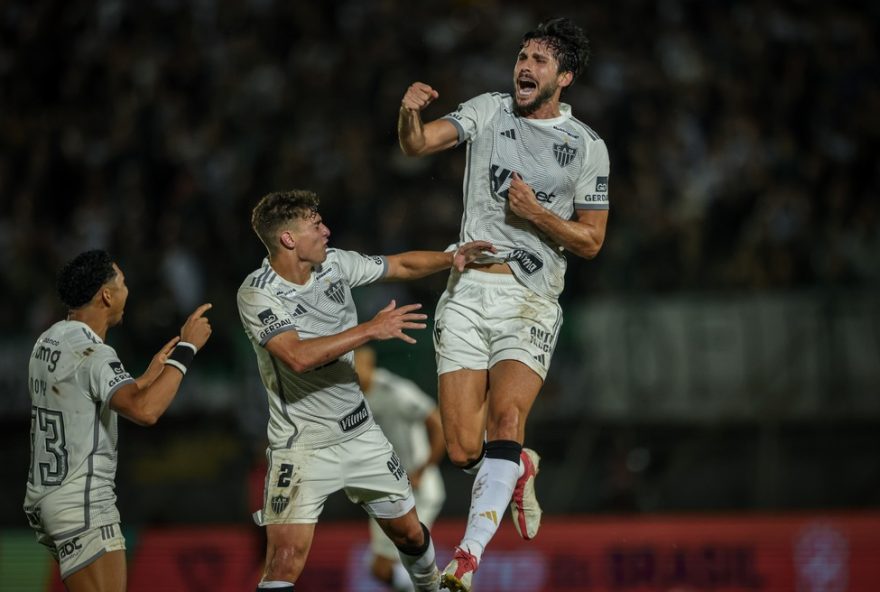 fluminense-segue-em-busca-de-zagueiro-para-reforcar-elenco-em-2026