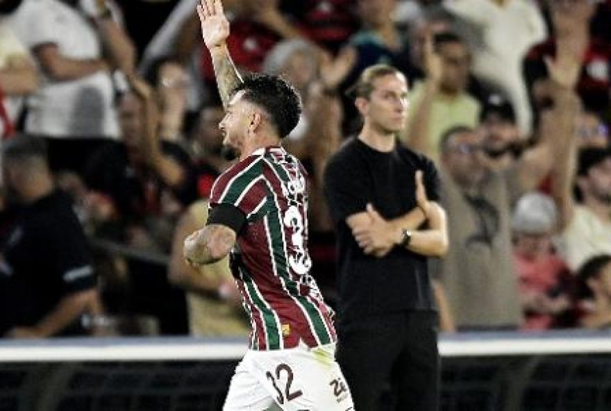 fluminense-vence-flamengo-apos-falha-de-rossi-e-diminui-vantagem-do-palmeiras