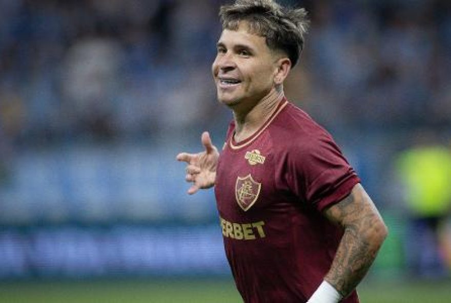 fluminense-vence-o-gremio-e-entra-no-g5-do-brasileirao fluminense-vence-o-gremio-e-entra-no-g5-do-brasileirao