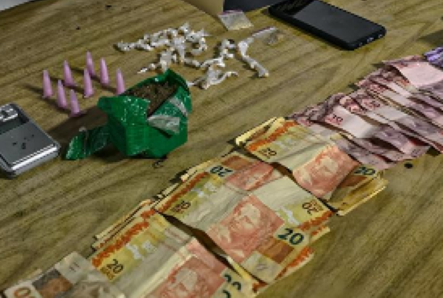 foragido-da-justica-e-capturado-com-drogas-e-dinheiro-em-belo-horizonte foragido-da-justica-e-capturado-com-drogas-e-dinheiro-em-belo-horizonte