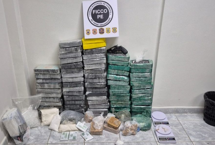 forca-integrada-apreende-78-kg-de-cocaina-e-prende-mulheres-em-operacao-contra-trafico-em-pernambuco