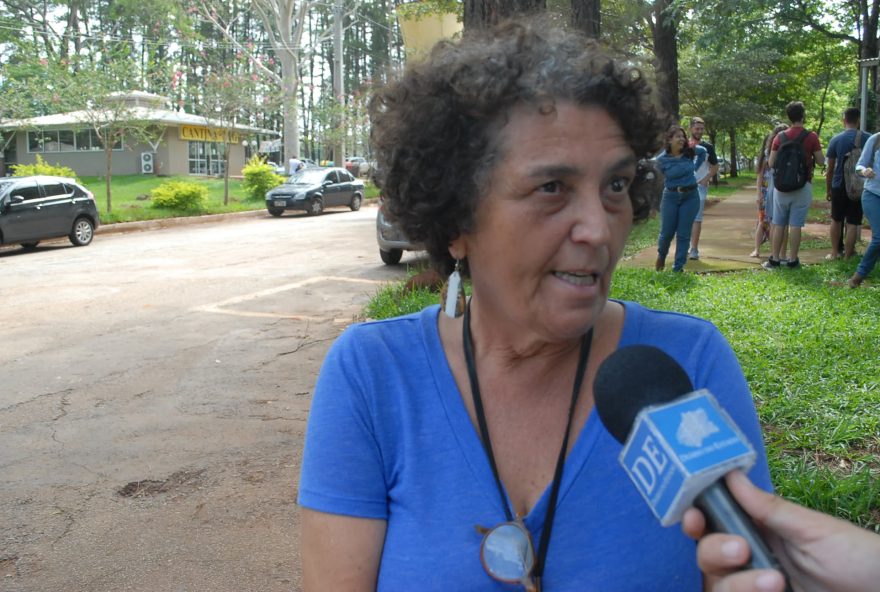 Professora Magda Beatriz: “os professores estão apoiando a iniciativa dos estudantes”. Foto: Walter Peixoto