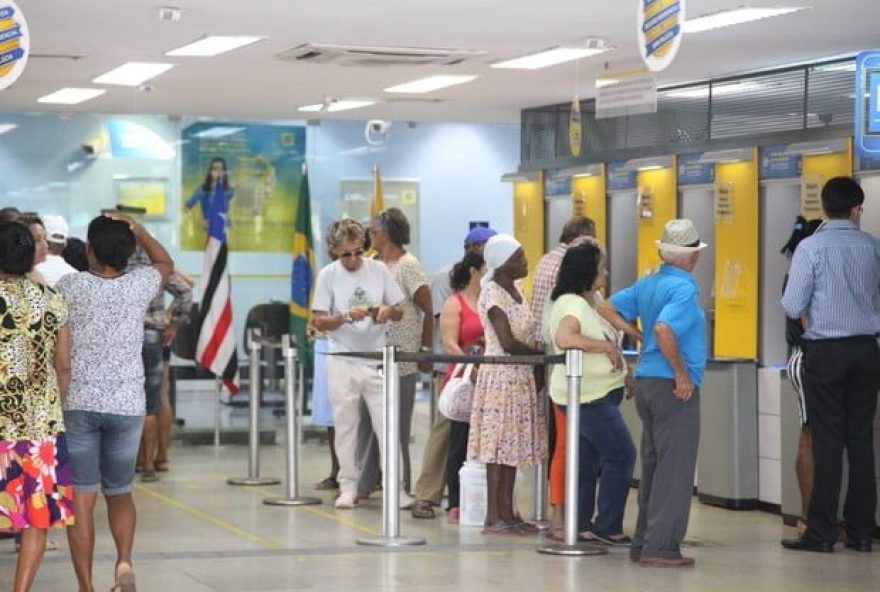 Boletos de consumo que vencem no dia 16 de junho, podem ser pagos na sexta, 17, sem acréscimo de juros. (Foto: Reprodução/Arquivo DE)