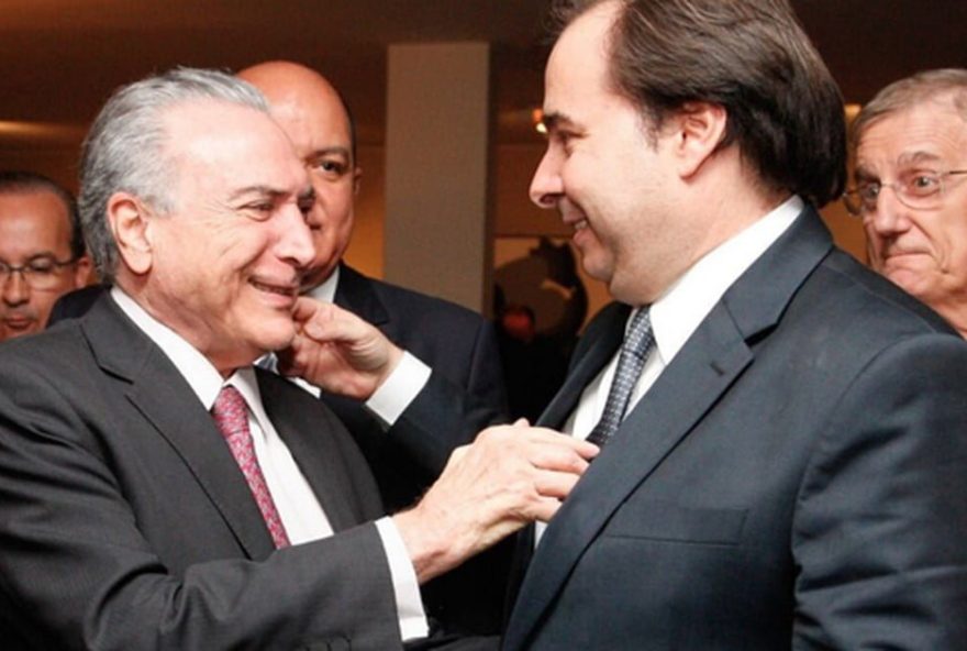 foto_coquetel_maia_e_temer