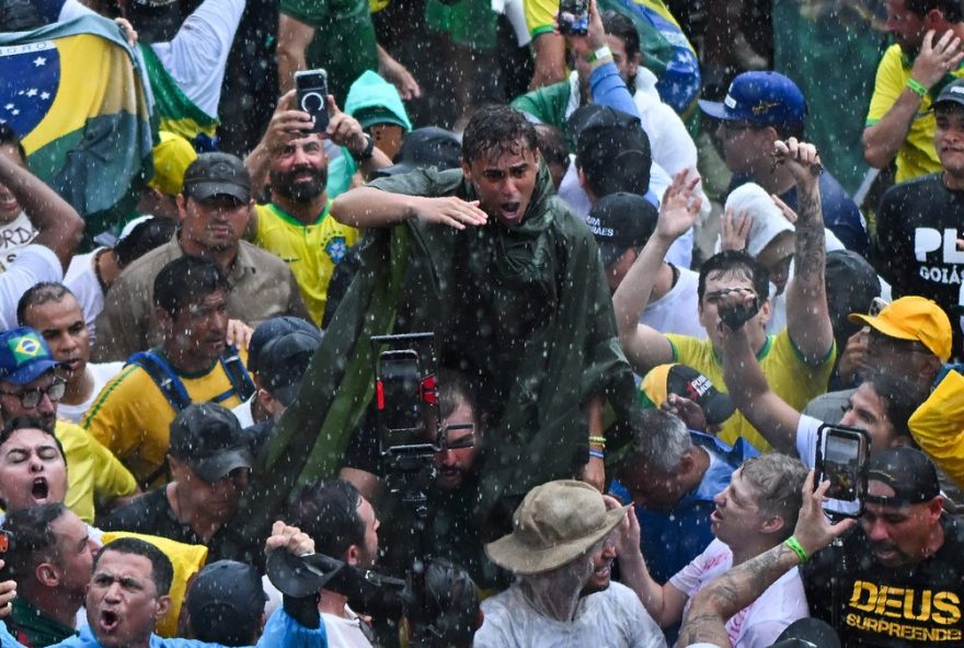 epa12680294 Brazilian MP Nikolas Ferreira (C) takes part in a demonstration calling for amnesty for former Brazilian President Jair Bolsonaro and others involved in the attempted coup on 8 January 2023, in Brasilia, Brazil, 25 January 2026. The ?March for Freedom and Justice? led by Ferreira began on Monday, 18 January, in Paracatu, in the state of Minas Gerais, and travelled 240 kilometres to Brasilia.  EPA/Andre Borges (MaxPPP TagID: epaliveeight809749.jpg) [Photo via MaxPPP]