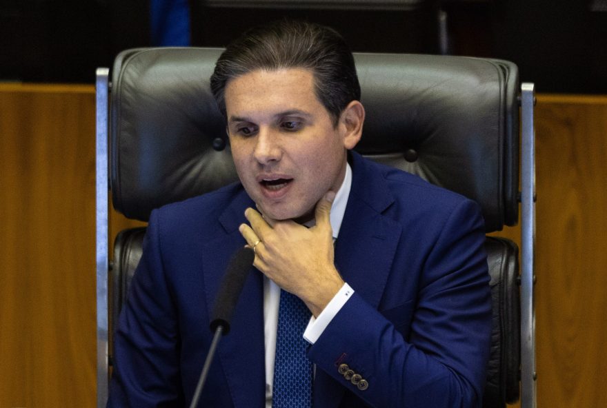 fragilidade-de-hugo-motta-e-exposta-por-cambalacho-em-favor-de-bolsonaro fragilidade-de-hugo-motta-e-exposta-por-cambalacho-em-favor-de-bolsonaro