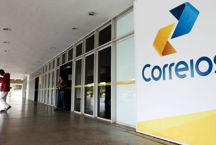 fraude-no-inss3A-correios-comecam-a-atender-aposentados-em-302F05-com-sistema-da-dataprev