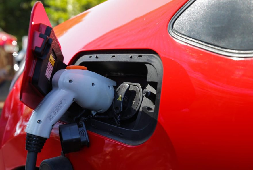 fraudes-aumentam-com-a-popularidade-da-isencao-de-ipva-para-carros-eletricos-no-df