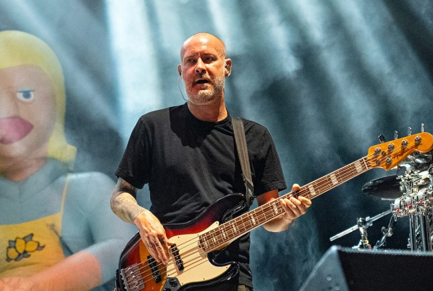 fred-durst-do-limp-bizkit-lamenta-a-morte-do-baixista-sam-rivers3A-inestimavel-legado-musical