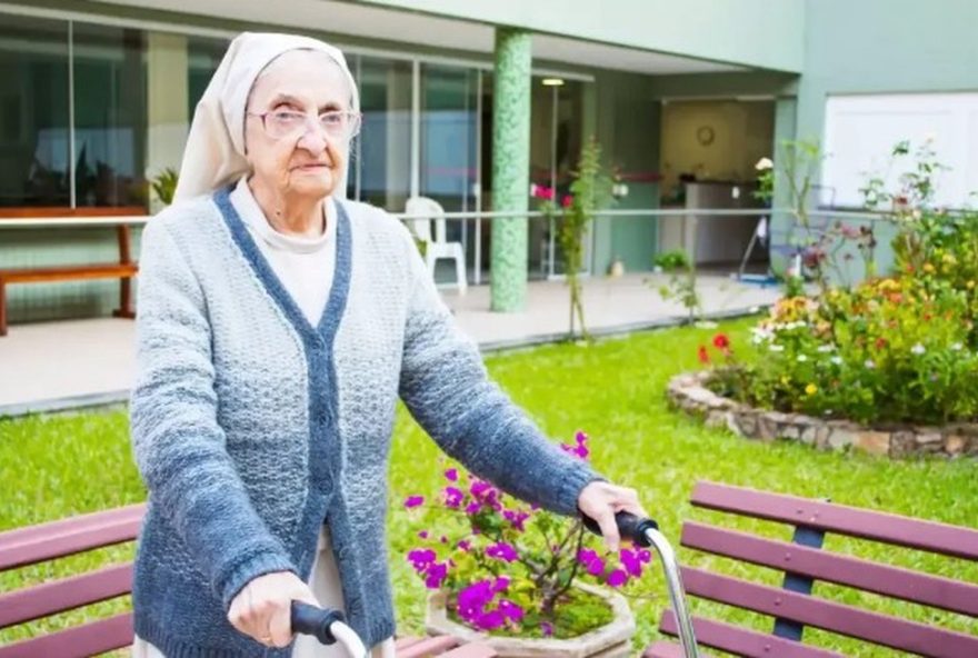 freira-brasileira-inah-canabarro-lucas-se-torna-a-pessoa-mais-velha-do-mundo-aos-116-anos