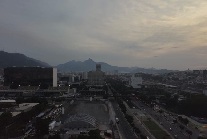 frente-fria-causa-chuva-e-queda-de-temperatura-no-rio-de-janeiro3A-previsao-do-tempo-atualizada