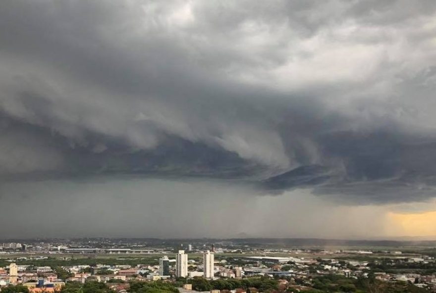 frente-fria-e-baixa-pressao-trazem-chuva2C-temporais-e-encerram-periodo-quente frente-fria-e-baixa-pressao-trazem-chuva2C-temporais-e-encerram-periodo-quente