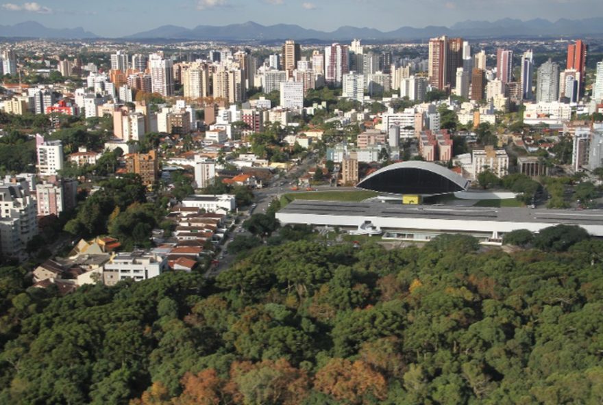 frente-fria-se-aproxima-do-parana-apos-onda-de-calor-intenso3A-veja-regioes-afetadas-e-previsao-de-queda-nas-temperaturas