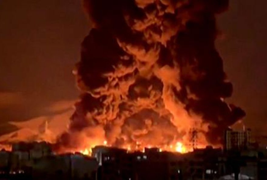 fumaca-em-teera2C-drones-no-golfo3A-a-guerra-atinge-a-economia-mundial fumaca-em-teera2C-drones-no-golfo3A-a-guerra-atinge-a-economia-mundial