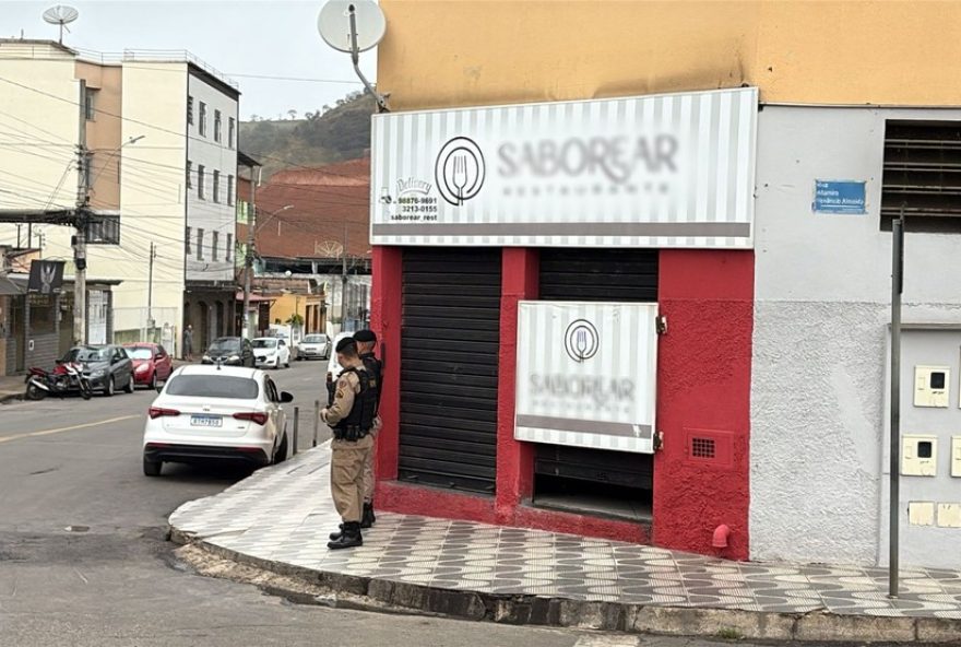 funcionaria-e-esfaqueada-pelo-patrao-em-restaurante-de-juiz-de-fora3B-suspeito-foragido