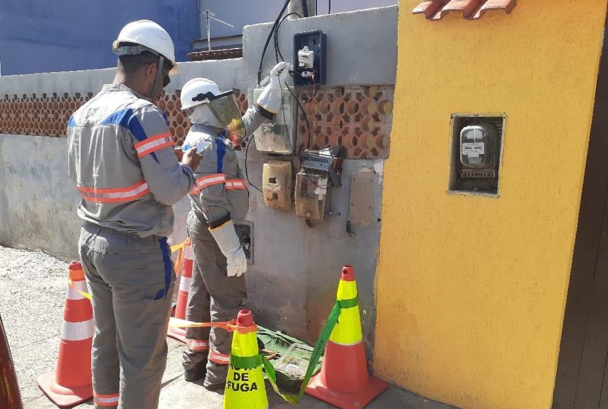 furto-de-energia3A-duque-de-caxias-e-sao-goncalo-lideram-ranking.-enel-distribuicao-rio-intensifica-combate-as-ligacoes-clandestinas