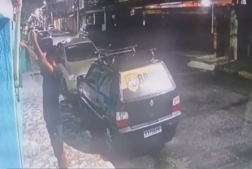 furto-de-pisca-pisca-de-natal-em-mesquita3A-populacao-se-mobiliza-por-seguranca-durante-as-festividades