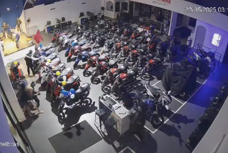 furtos-em-lojas-de-motos3A-policia-em-busca-de-suspeitos-em-sorocaba-e-votorantim