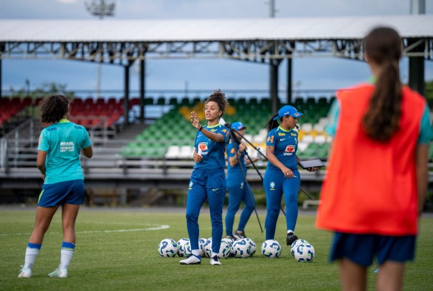futebol-feminino-impulsiona-mulheres-para-novas-funcoes-no-esporte