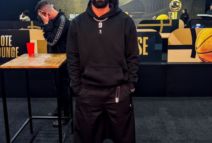 gabigol-aproveita-folga-em-evento-da-nba-apos-viagem-com-dono-do-cruzeiro